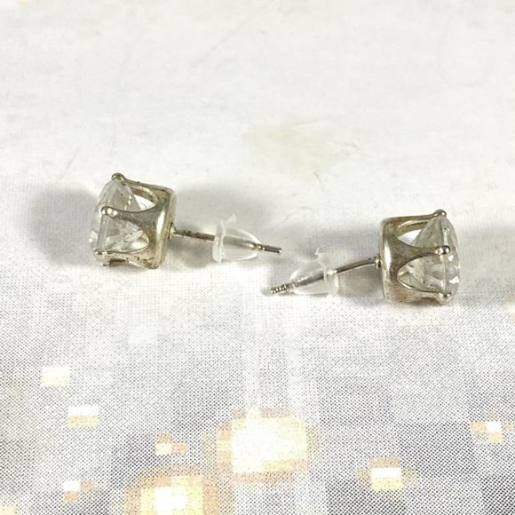 Beautiful crown prong set Sterling silver and CZ post earrings - Picture 2 of 4
